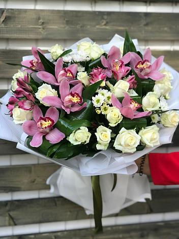 Букет цветов из: Розы и Хризантемы в Чистые Боры