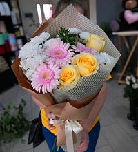 Букет цветов из:  Герберы, Розы и Хризантемы в Чистые Боры