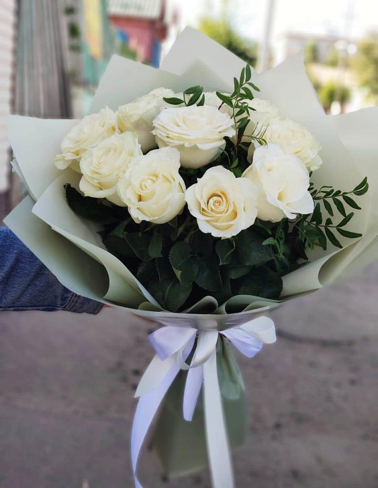 Букет Белые розы Проуд в Чистые Боры
