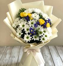 Букет цветов из:  Ирисы, Хризантемы и Розы #REPLACE_PRED# Чистые Боры