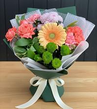 Букет цветов из:  Гвоздики, Розы, Герберы и Хризантемы в Чистые Боры