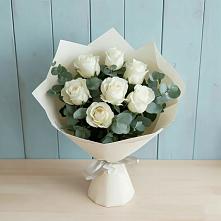 Букет Белые розы в Эвкалипте в Чистые Боры