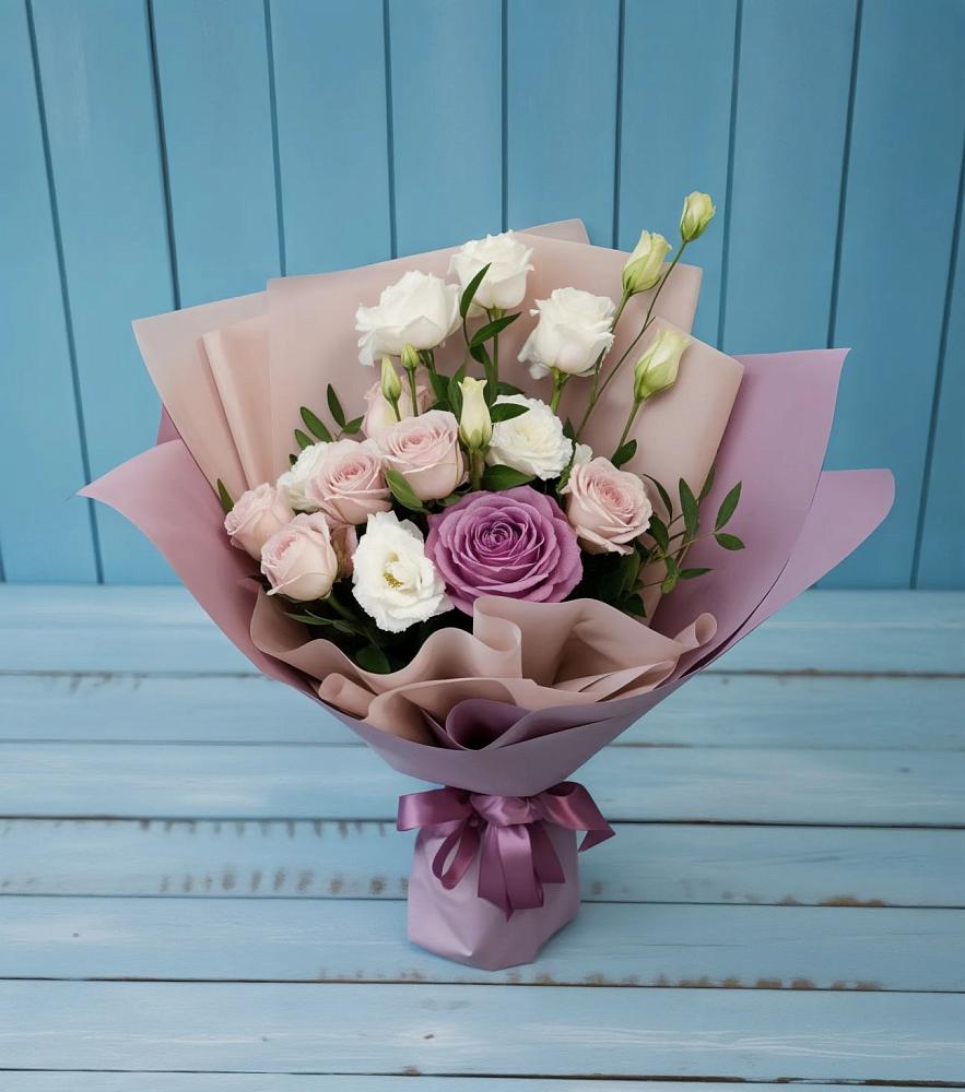 Букет цветов из: Розы и Лизиантусы в Чистые Боры